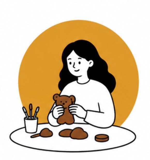 ARTTY가 점토 곰 인형을 들고 있는 아동 미술치료 장면